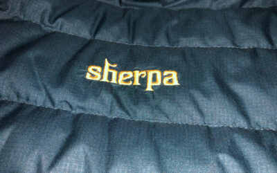 Daunenjacke – SHERPA Nangpala Hooded Jacket