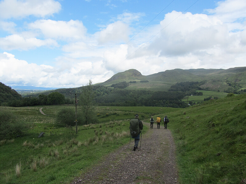 Auf dem West Highland Way, der  Munro Dumgoyne im Hintergrund