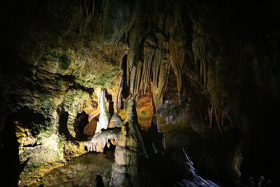 Teufelshöhle – Familientour in die Unterwelt