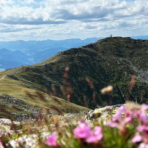 See You on the Outside Zirbitzkogel 15 Blick zum Wetterradar auf dem Nebengipfel