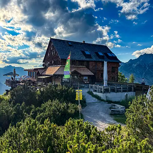 See You on the Outside Peter Wiechenthaler Hütte 14 Peter-Wiechenthaler-Hütte